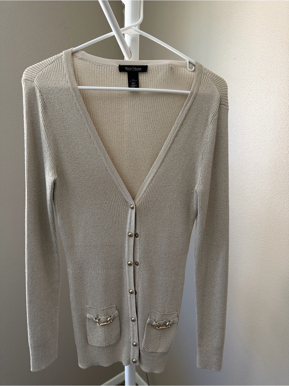 White House Black Market Cream V-Neck Button-Front Cardigan